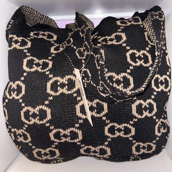 Ladies Polyester Handbag, NWT. - Picture 2 of 2